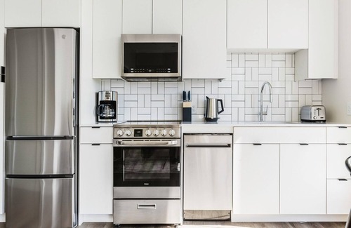 Revere Apartment | Lovely Revere Studio w/Courtyard, Game Room, W/D, A/C, by Blueground