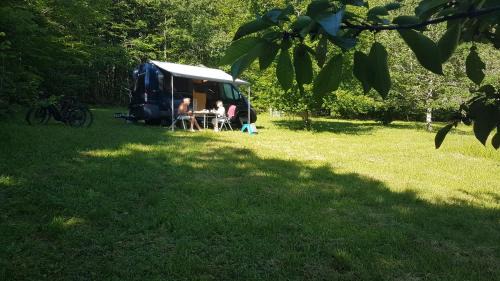 Sougeres-en-Puisaye House | Lovely shepherds hut in chauminet