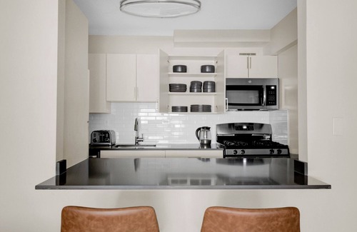 West End Apartment | Lovely Spacious Beacon Hill 1BR w/Views, Gym by Blueground