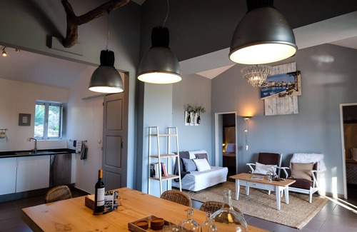 Santo Estevao Cottage | Lovely stay with private terrace and view to the sea.