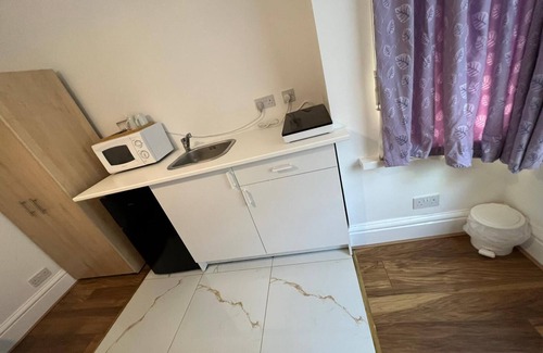 Stonebridge Apartment | Lovely Studio flat in London