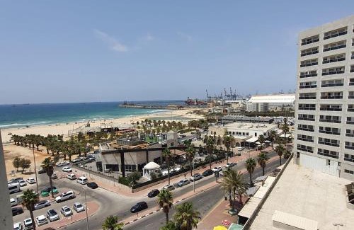 Ashdod Apartment | Lovely three-room apartment above the promenade