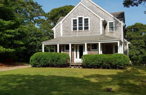 East Chop House | Lovely vacation home within walking distance to Oak Bluffs and the beach