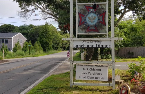 East Chop House | Lovely vacation home within walking distance to Oak Bluffs and the beach