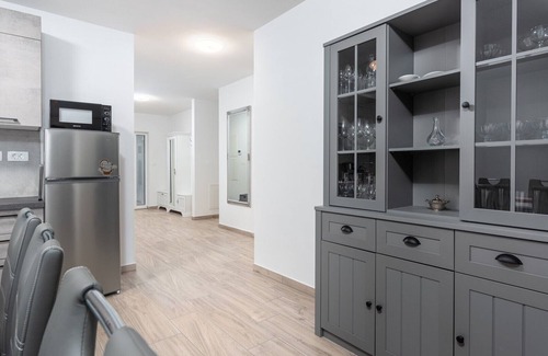 Radini Villa | Lovely Villa Buroli with swimming pool, jacuzzi and sauna