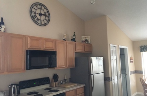 Eagle Pointe South Villa | Lovely Villa, Sw Lakeside Position, Private Screened Pool, Games Room, Internet