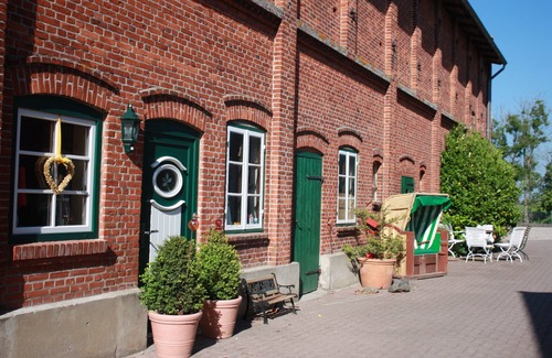 Lemkendorf Apartment | Lovingly furnished apartment "Landleev" on a great farm on Fehmarn