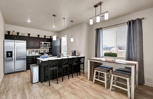 Orem North Apartment | Low Cleaning Fee Two Bed Tranquility Retreat