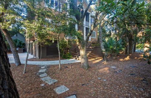 West Beach House | LOW374: 374 Low Oak Woods