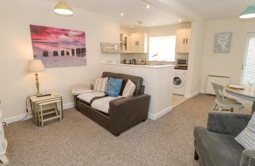 Amble Apartment | Lower Driftwood
