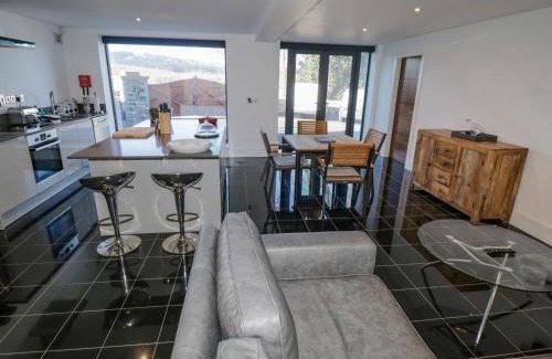 Windermere Apartment | Lower Lake View
