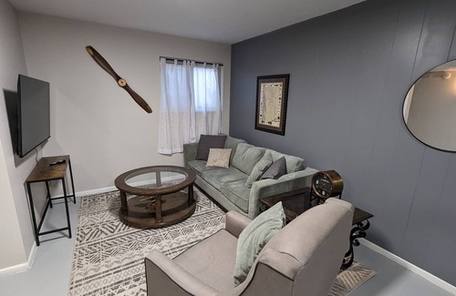 Glendale Apartment | Lower level apartment with Pool!