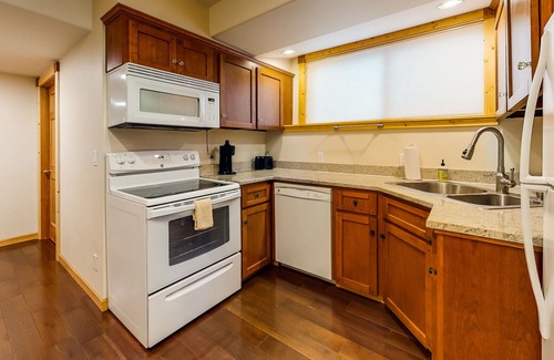 Oak Grove House | Lower-level dwelling in a riverfront home w/ shared dock & scenic views