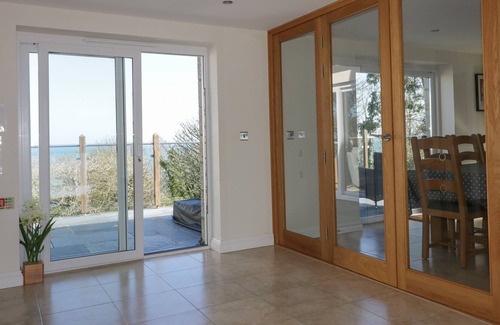 Coverack Cottage | LOWER MELLAN BARN, pet friendly, luxury holiday cottage in Coverack