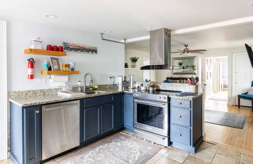 Old North End Apartment | Lower Park · Comfortable & clean close to downtown Burlington
