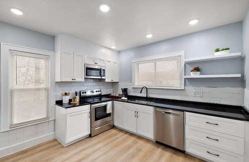 Mount Clemens Apartment | Lower Unit 183-Down Town Mount Clemens.