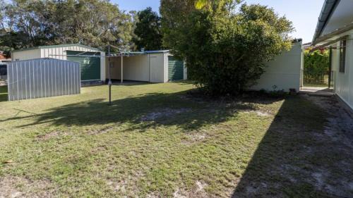 Bongaree House | Lowset, pet friendly cottage - Sunset Ave, Bongaree