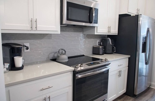 Highlands - Perkins House | @LSU-2 HOMES-6 BdRm Mid/LongTerm