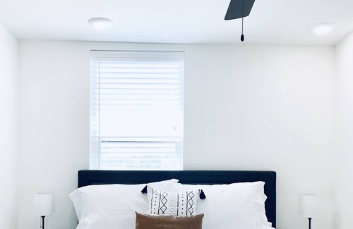 North Overton Apartment | Lubbock Luxury Loft/2min-TTU/5min-Hospitals/Walkable to Restaurants and Shopping