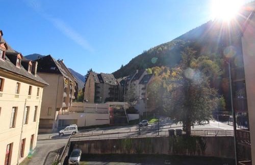 Bagneres-de-Luchon Apartment | Luchon : T3 cosy pour 4 pers, au pied du télécabine, parking privé - FR-1-313-204