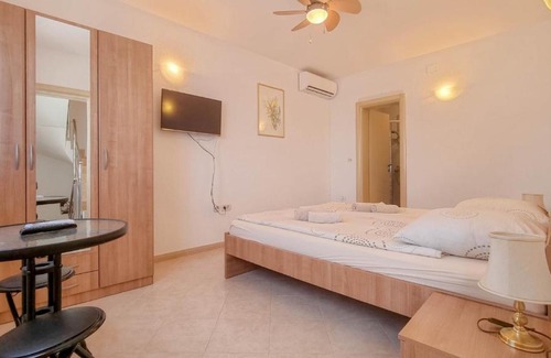 Buzinija House | Lucijana Room
