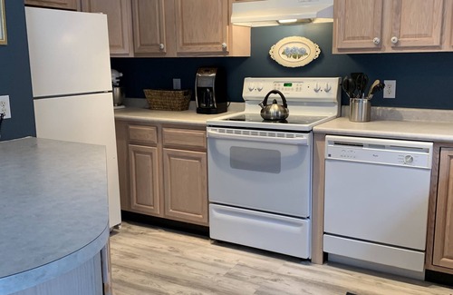 Bakersville Cottage | Lucy's Cottage has Exceptional views of the Blue Ridge Mountains!