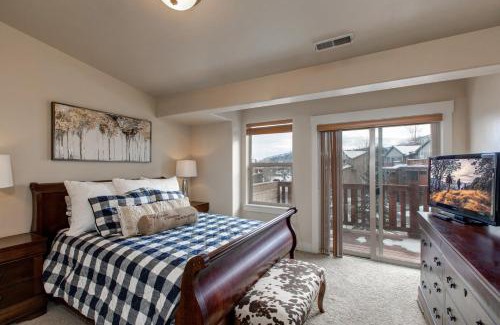 Bear Hollow Village House | Luge Lane townhouse