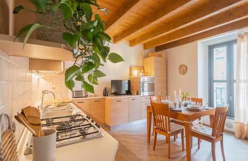 Como City Centre Apartment | Luini 7 in Como With 2 Bedrooms and 1 Bathrooms