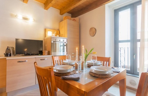 Como City Centre Apartment | Luini 7 in Como With 2 Bedrooms and 1 Bathrooms