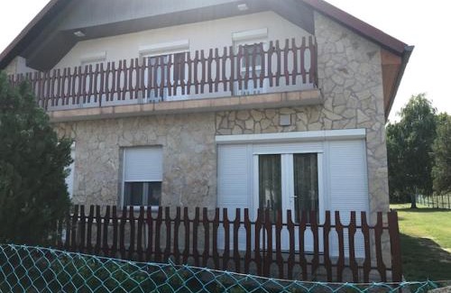 Balatonfenyves House | Lukács nyaralóház