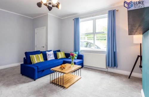 Durham Apartment | Luke Stays - Cross View Terrace