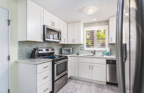 Siesta Key Condo | Lulu's Crescent Cottage #1