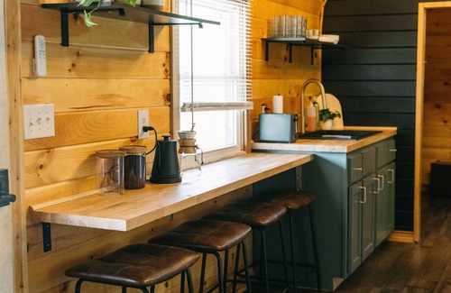 Pine Ridge Cabin | Lumber Lodge RRG - COMFY WOODSY STAY - in RRG/Auxier
