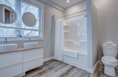 Lunenburg Apartment | Lunenburg Getaway - Perfect Location for 2