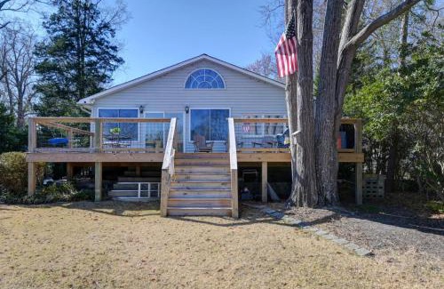 Prosperity House | Lure and Leisure Lakehouse
