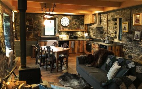 Breakish House | Lusa Bothy