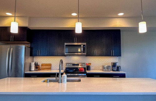 Highland Park House | Lush Green Paradise, Fire Pit, No Cleaning Fee