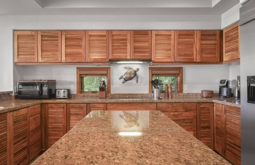 Kaupulehu Villa | Lush Oceanview Villa w/Hot Tub & AC - Fairwayfront at Hualalai: 3101 Kumukehu