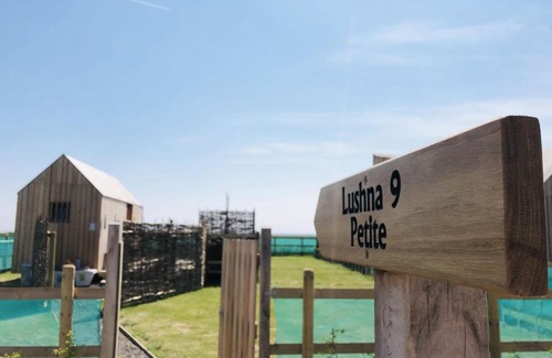 Brightlingsea House | Lushna 4 Petite at Lee Wick Farm Cottages & Glamping