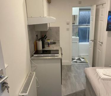 Luton Apartment | Luton Short Term Lets - Cardiff Road