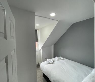 Luton Apartment | Luton Short Term Lets - Cardiff Road