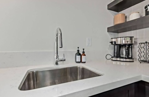 South Scottsdale Apartment | LUX City View Studio Old Town Gym Balcony