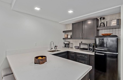 South Scottsdale Apartment | LUX City View Studio Old Town Gym Balcony