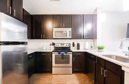 SouthPark Apartment | Lux Condo in SouthPark~KING BED~Free Parking~ Balcony~Long Term Stays Welcome!