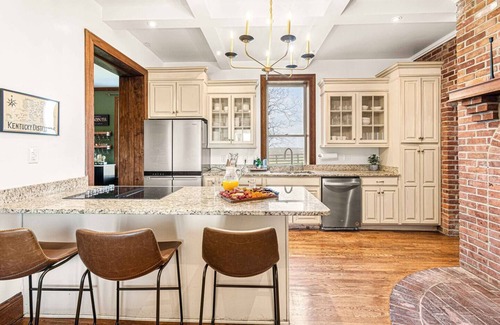 Lawrenceburg House | Lux Estate-Poker Room-Hot Tub-near Bourbon Trail