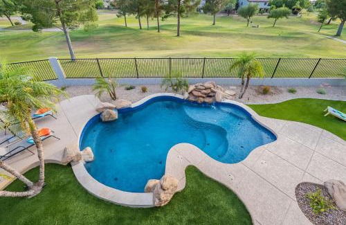 Augusta Ranch House | Lux Golf Course Oasis Pool, Putt-putt & 4 Kings!