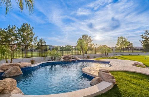 Augusta Ranch House | Lux Golf Course Oasis Pool, Putt-putt & 4 Kings!