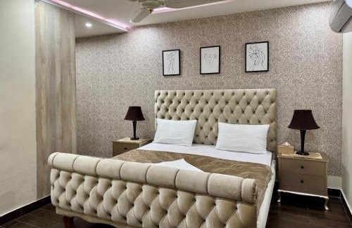 Lahore Apartment | Lux Haven Stays 2 Bedroom Luxury Apartment Near Gulberg - Ultimate Getaway Experience