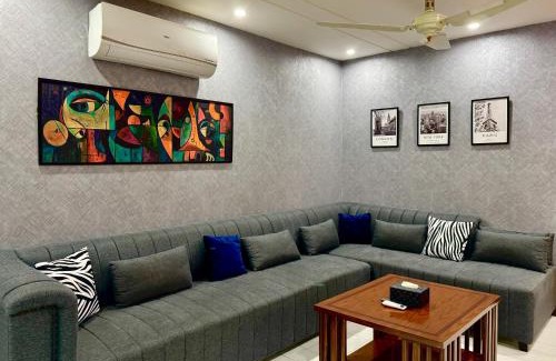 Lahore Apartment | Lux Haven Stays 2 Bedroom Luxury Apartment Near Gulberg - Ultimate Getaway Experience
