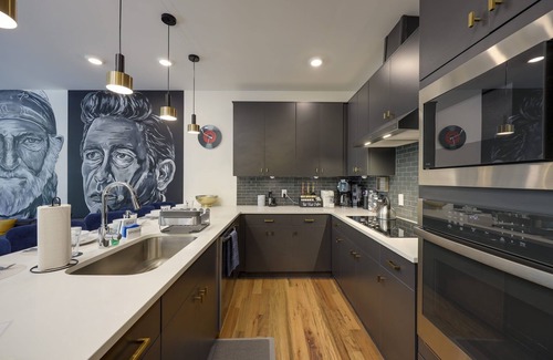 Hermitage House | Lux Home Near Airport | Pet-Friendly!